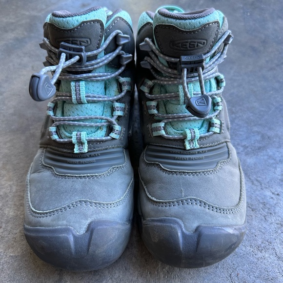 Kids Keen Hiking Waterproof Boots - Picture 2 of 5